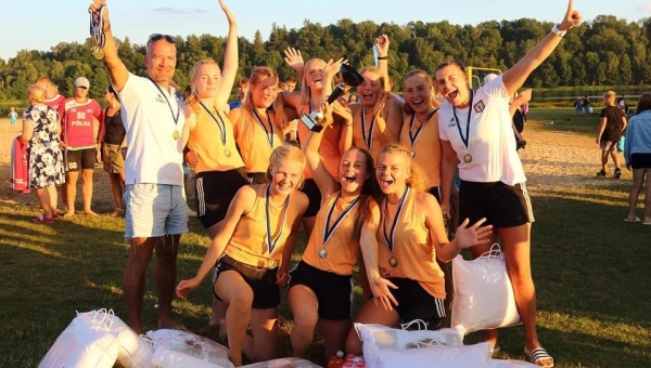 HC Tabasalu T2004 võistkond on Eesti Meistrid rannakäsipallis 2020!